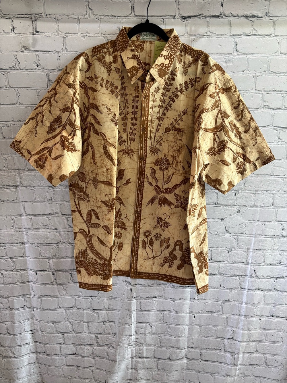 *NEW* Imported Men’s Batik Plentong Short Sleeve Button Shirt - Size XL